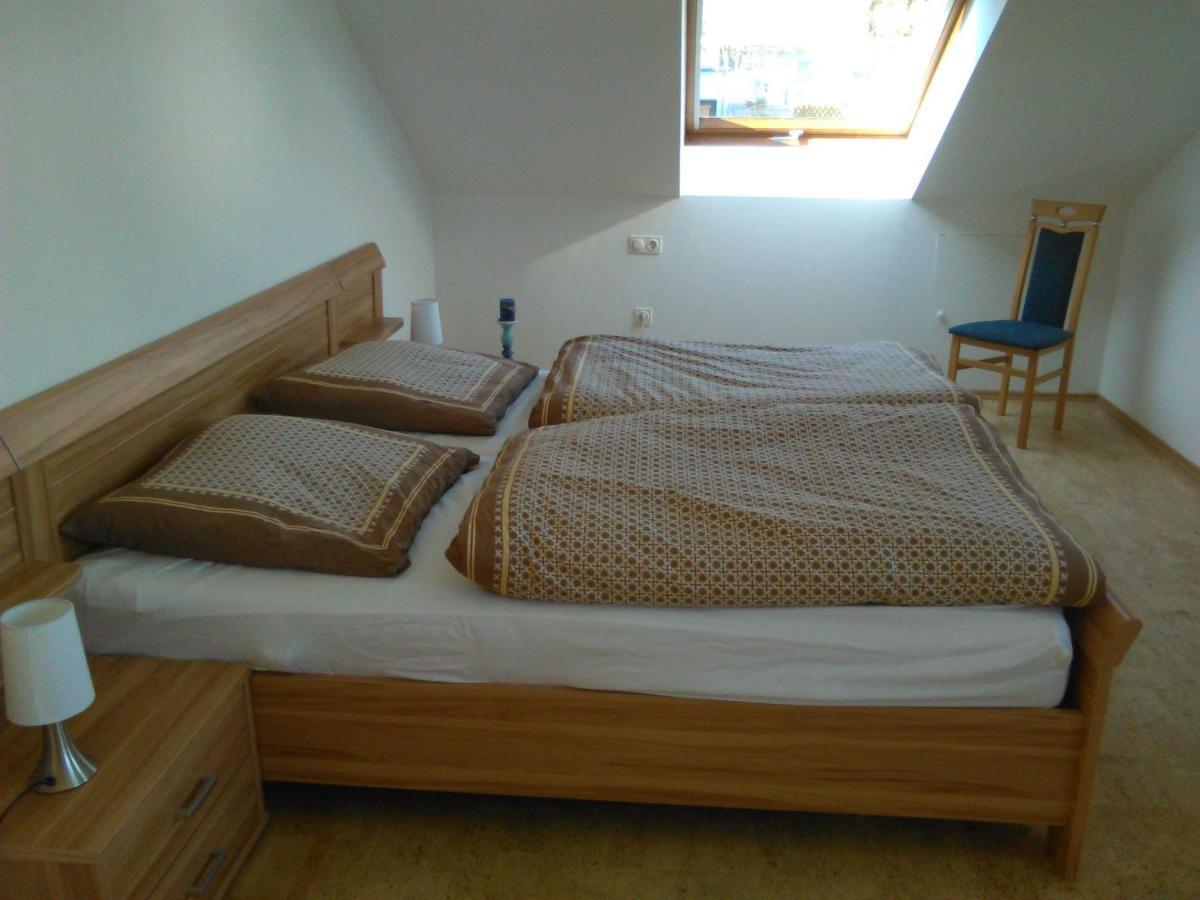 Ferienwohnung Kuepfer Grafenberg  Ngoại thất bức ảnh